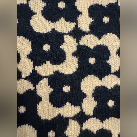 Leo & Ugo Paris Navy and White Floral Patterned Women's Sweater, sz XL - Picture 6 of 8